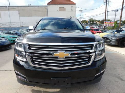 Used 2018 Chevrolet Suburban Premier image 2