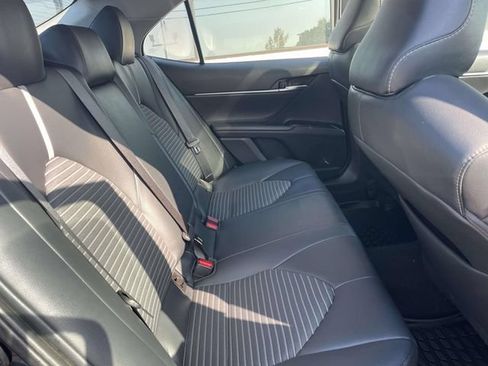 Used 2019 Toyota Camry SE FWD image 10