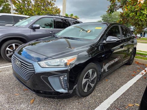 Used 2017 Hyundai Ioniq SEL w/ Tech Package 02 FWD image 3