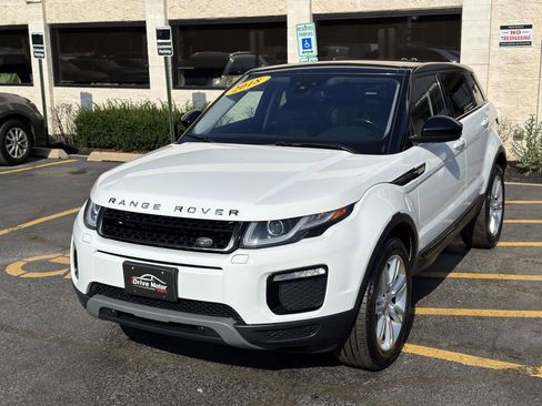 Used 2018 Land Rover Range Rover Evoque SE image 4