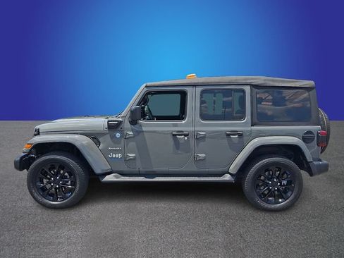 Used 2023 Jeep Wrangler Unlimited Sahara AWD/4WD image 7