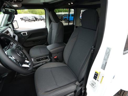 New 2026 Jeep Wrangler Sahara AWD/4WD image 22