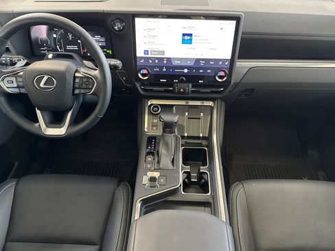 Certified 2025 Lexus GX 550 w/ Accessory Package (2T) AWD/4WD image 17