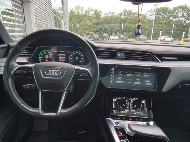 Used 2024 Audi Q8 e-tron Premium Plus w/ Premium Plus Package AWD/4WD image 16