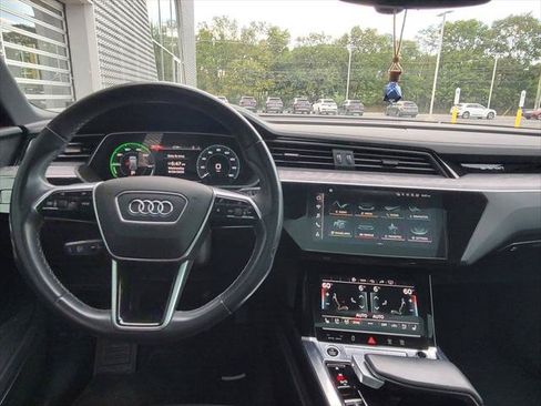 Used 2024 Audi Q8 e-tron Premium Plus w/ Premium Plus Package AWD/4WD image 16