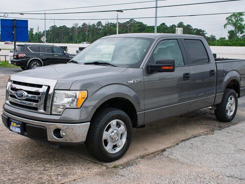 Used 2010 Ford F150 XLT RWD image 2