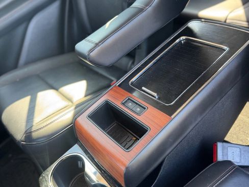 Used 2020 Lincoln Aviator Reserve w/ Equipment Group 202A image 9