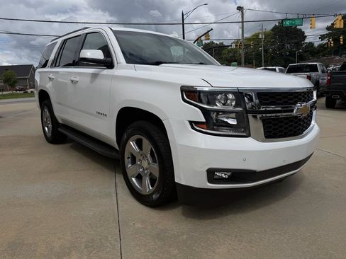 Used 2020 Chevrolet Tahoe LT w/ Luxury Package RWD image 5