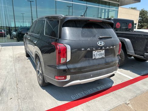 Used 2020 Hyundai Palisade SEL w/ Premium Package FWD image 9