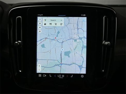 Used 2024 Volvo XC40 B5 Plus w/ Protection Package Premier image 14