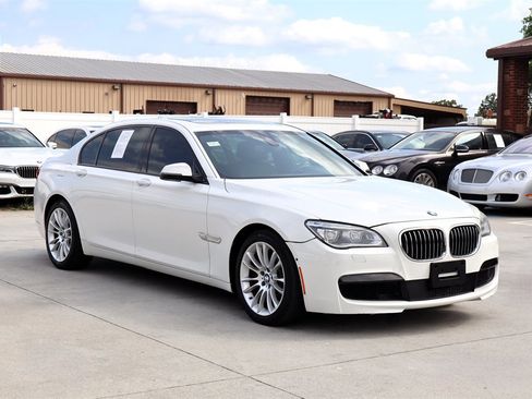Used 2015 BMW 750Li xDrive AWD/4WD image 9