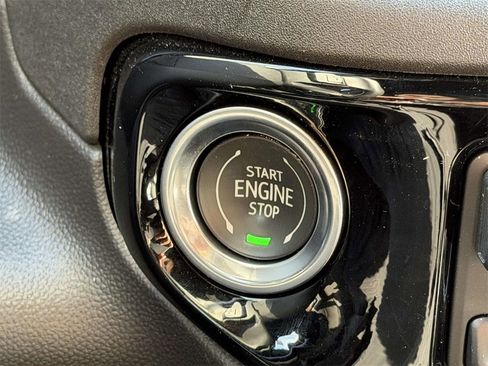 Used 2023 Chevrolet Silverado 1500 High Country w/ Technology Package image 8