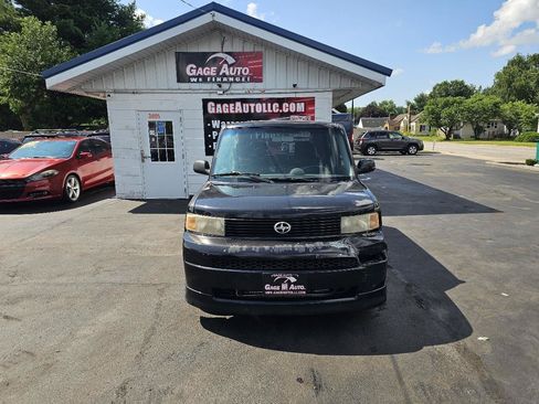Used 2006 Scion xB FWD image 2