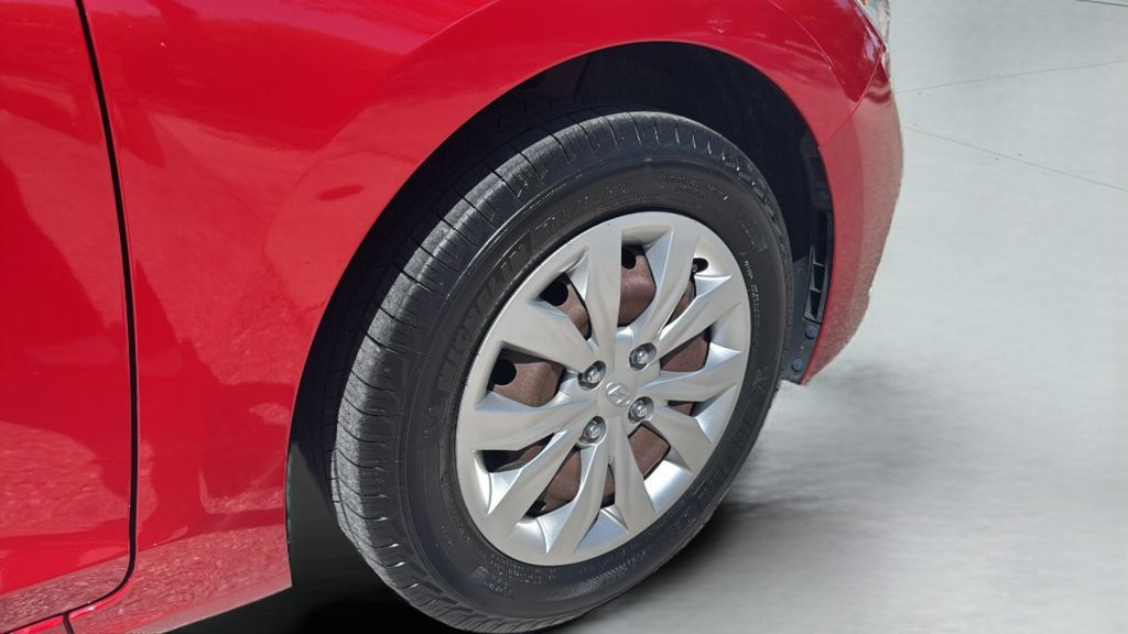 Used 2019 Hyundai Accent SE FWD image 38
