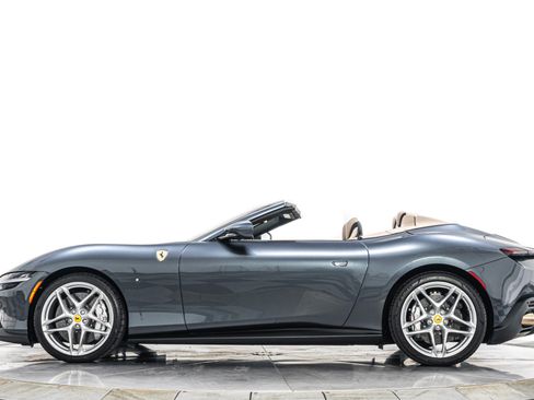 Used 2025 Ferrari Roma Spider RWD image 6