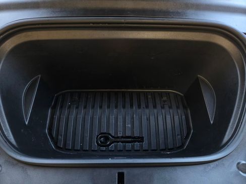 Used 2025 Tesla Model Y Long Range image 24