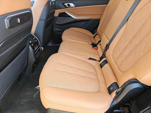 Used 2024 BMW X7 xDrive40i w/ Premium Package image 18