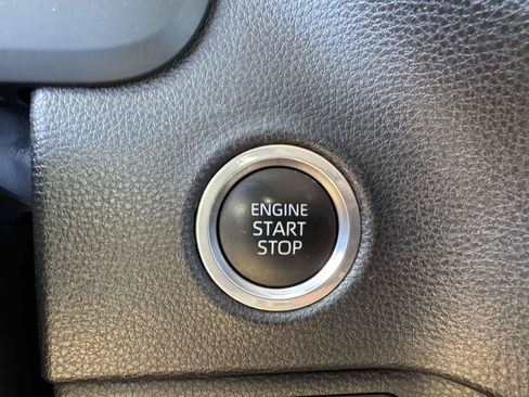 Used 2022 Toyota Tundra SR5 AWD/4WD image 28