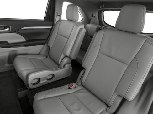 Used 2016 Toyota Highlander XLE FWD image 14