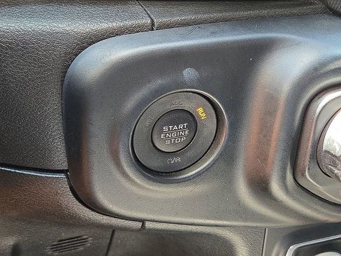 Used 2023 Jeep Wrangler Unlimited Sahara AWD/4WD image 31
