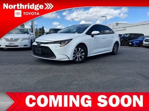 Used 2022 Toyota Corolla LE image 3