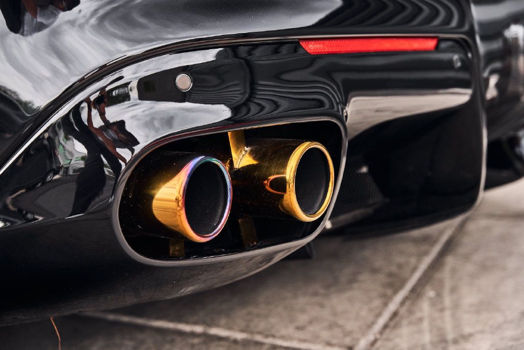 Used 2015 Ferrari F12 Berlinetta RWD image 12