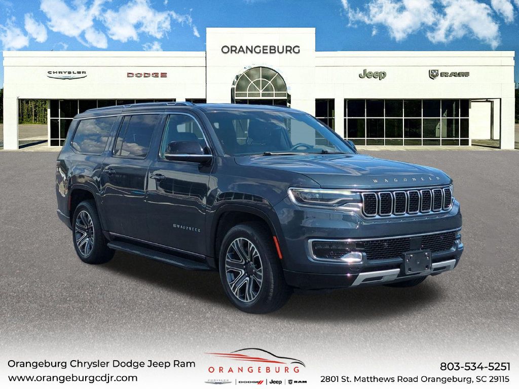 Used 2024 Jeep Wagoneer L Series II w/ Flexible Seating Group AWD/4WD image 1