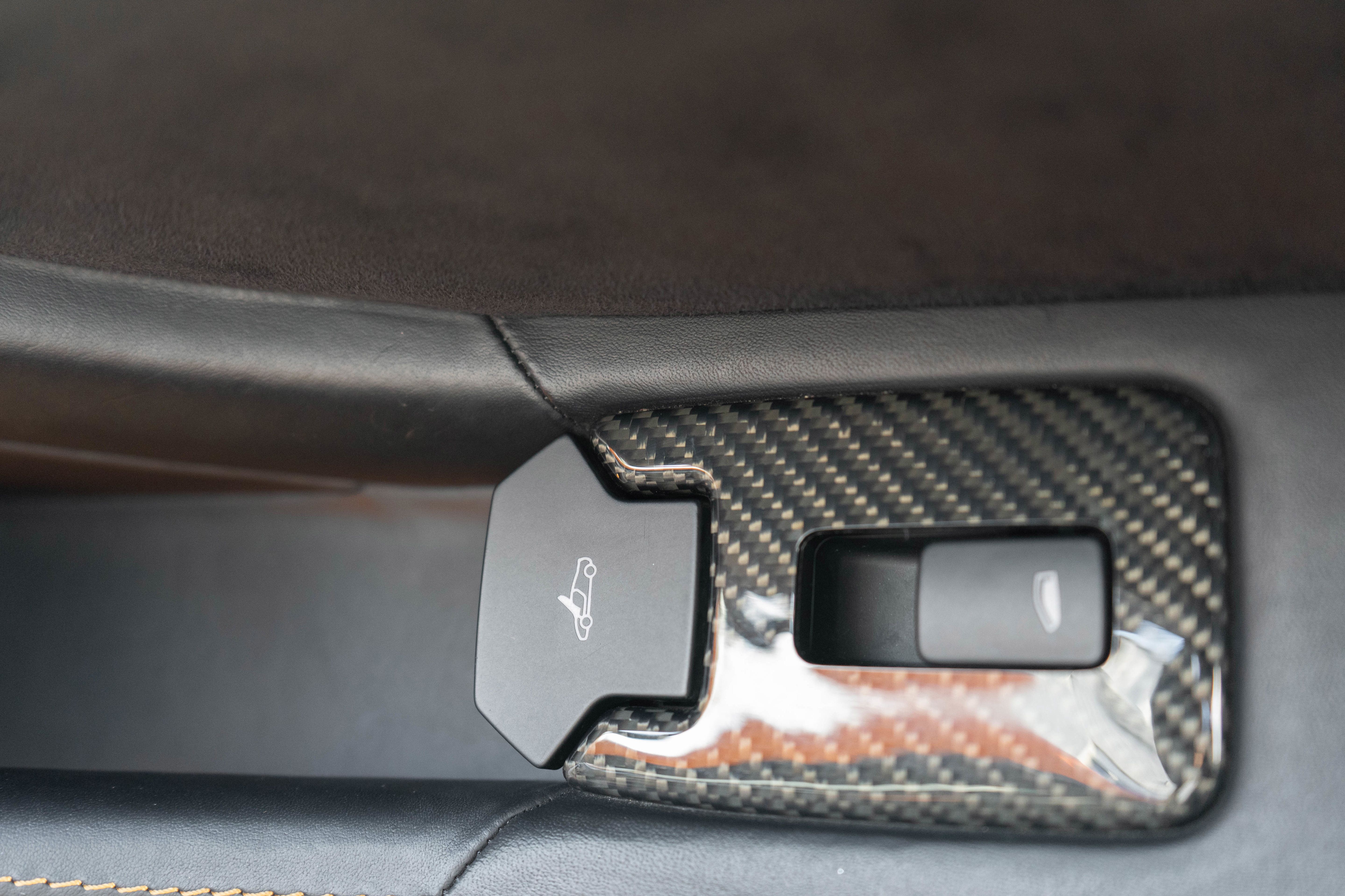Used 2013 McLaren MP4-12C Spider RWD image 31