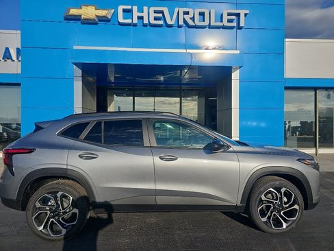New 2026 Chevrolet Trax RS w/ Driver Confidence Package FWD image 2