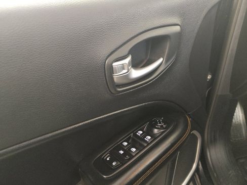 Used 2017 Jeep Compass Limited AWD/4WD image 27