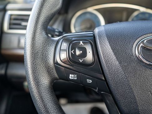 Used 2016 Toyota Camry LE image 20