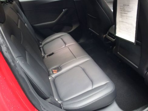 Used 2022 Tesla Model Y Long Range image 31