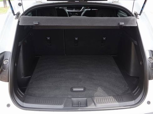 Certified 2025 Chevrolet Trax RS w/ Sunroof Package FWD image 16
