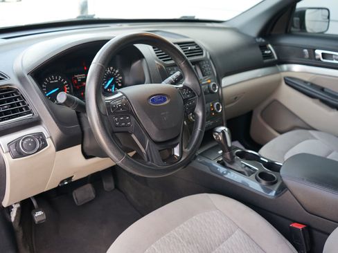 Used 2018 Ford Explorer FWD image 16