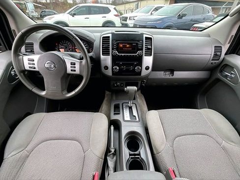 Used 2018 Nissan Frontier SV image 7