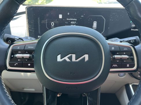Used 2025 Kia Carnival SX Prestige FWD image 10