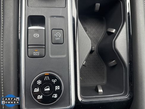 Used 2025 Nissan Pathfinder SL image 21