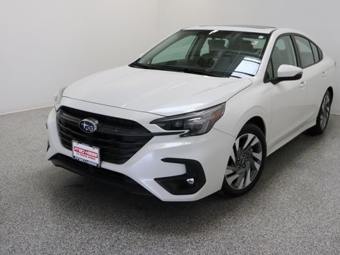 Used 2025 Subaru Legacy Limited AWD/4WD image 2
