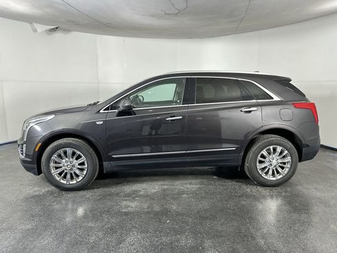 Used 2017 Cadillac XT5 Luxury w/ Driver Awareness Package image 8
