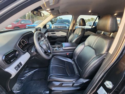 Used 2023 Honda Pilot LX image 19