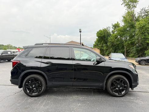 Used 2024 Honda Passport Black Edition image 7