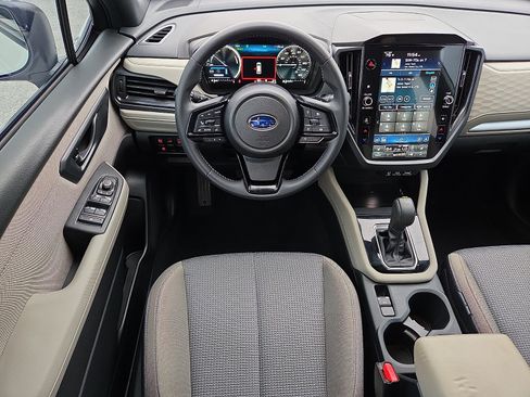 Used 2025 Subaru Forester Premium AWD/4WD image 11