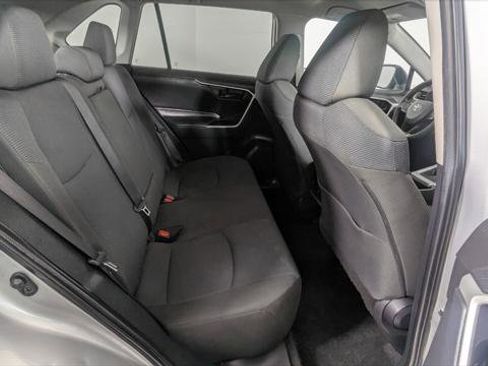 Used 2022 Toyota RAV4 LE image 21