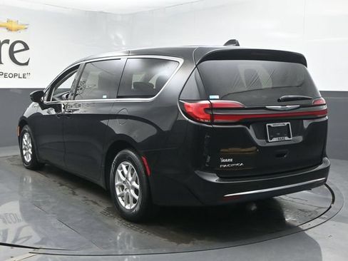 Used 2023 Chrysler Pacifica Touring-L FWD image 40