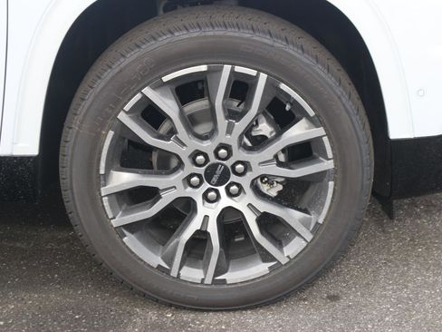 New 2026 GMC Acadia Denali Ultimate image 9