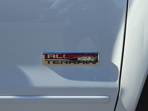 Used 2016 GMC Sierra 1500 SLT w/ All Terrain X Package image 10