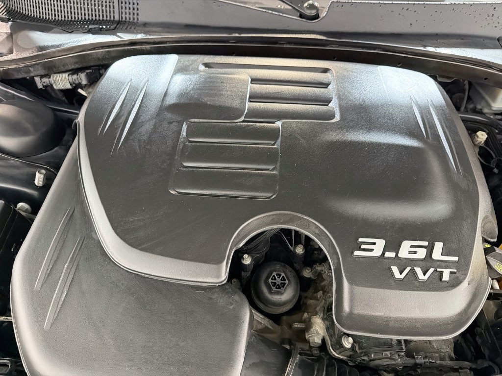 Used 2018 Chrysler 300 S w/ 300S Premium Group AWD/4WD image 29