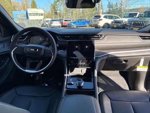 New 2025 Jeep Grand Cherokee Limited w/ Black Appearance Package image 11