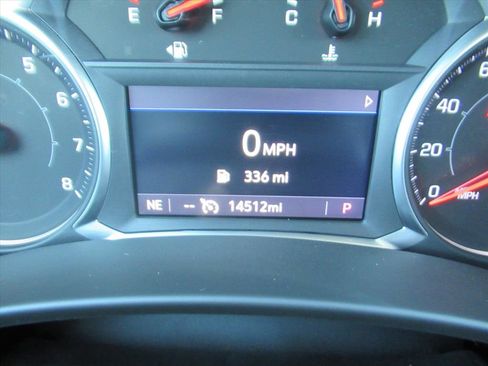 Used 2023 GMC Terrain SLT w/ LPO, Floor Liner Package image 31