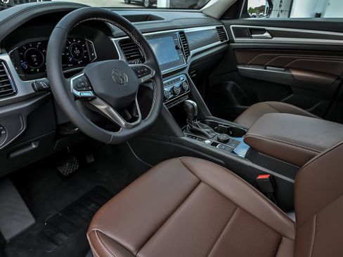 Used 2023 Volkswagen Atlas SE w/ Panoramic Sunroof Package AWD/4WD image 28